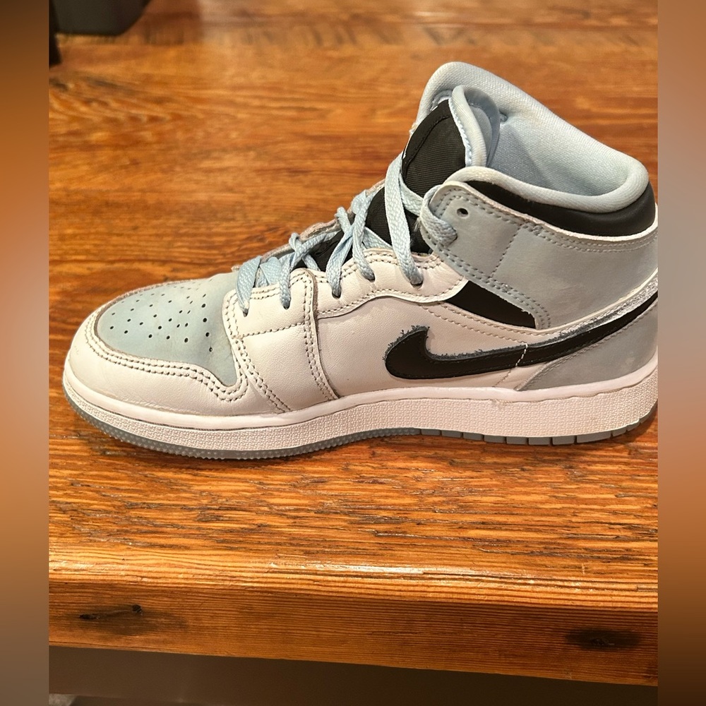 Air Jordan 1 Mid Kids Sneakers 4Y Blue White Youth Nike Basketball Shoes - Picture 5 of 9
